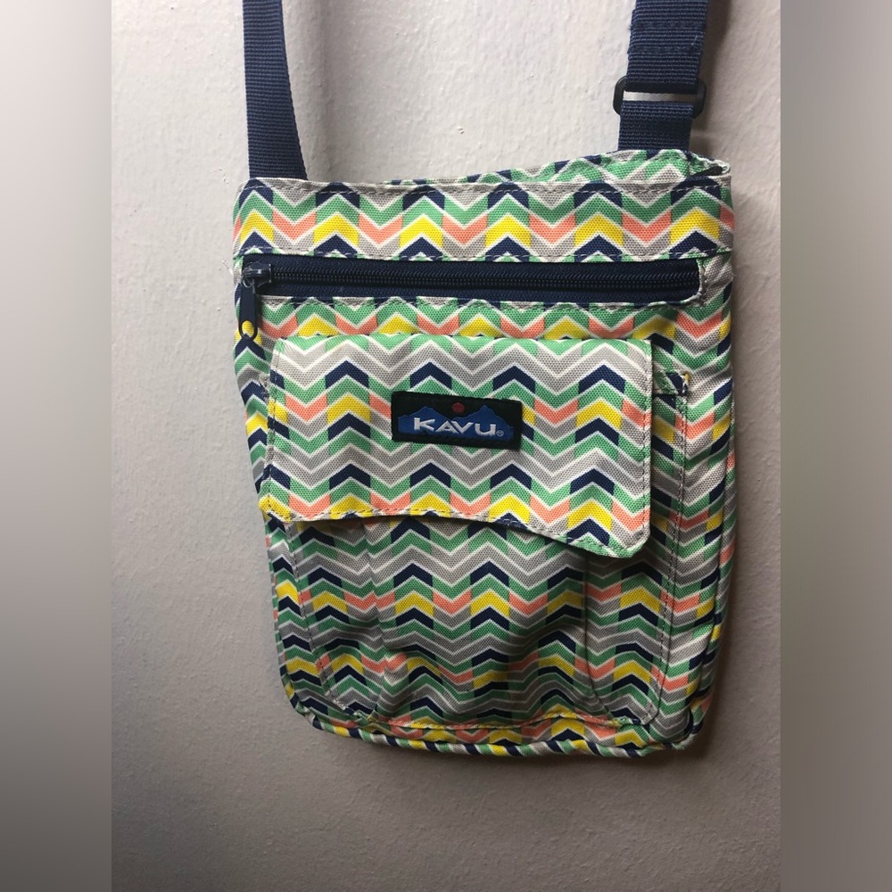Kavu Keeper Crossbody Bag Adjustable Strap Colorful Chevron Print